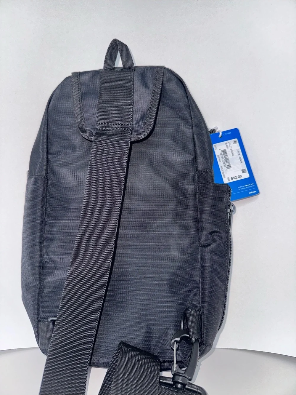 Adidas utility 4 sling / Black Compact Sling Backpack